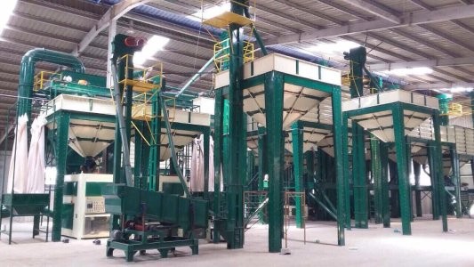 Cận cảnh m&aacute;y sản xuất c&agrave; ph&ecirc; tại xưởng sản xuất Aroli B&igrave;nh Phước